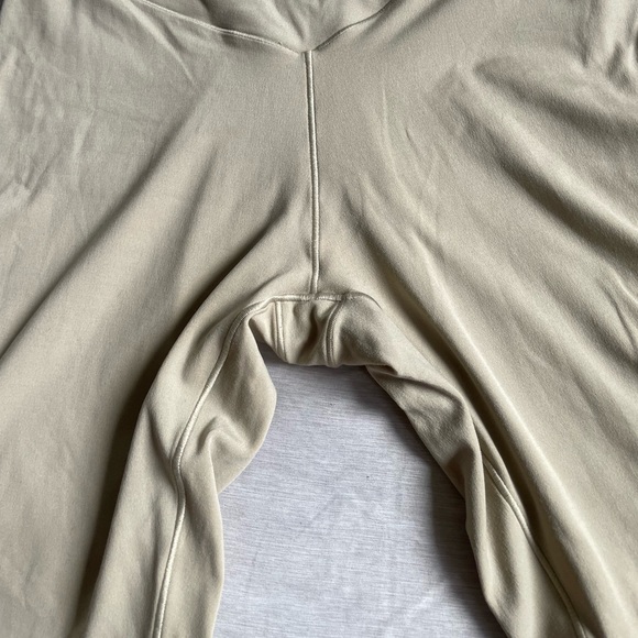 OFFLINE AERIE REAL ME HIGH CROSSOVER
LEGGING - Picture 3 of 9